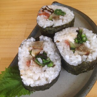 おかのり梅きゅう塩昆布de海苔巻き♪